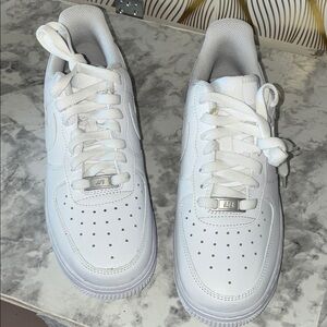 Nike Men’s White Air Force 1 Low Sneakers
